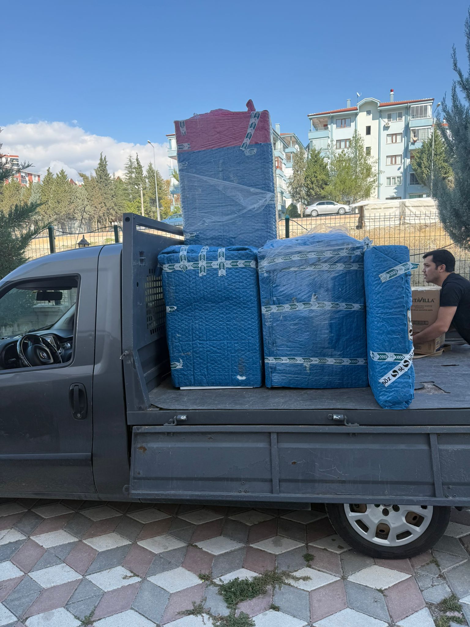 Student Nakliye'nin depolama alanları